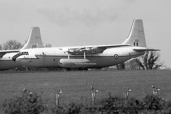 RAF Short Belfast C.1 XR371 stored at Kemble (1976)