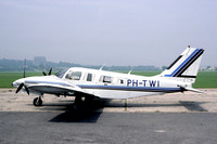 Piper PA-34-220T Seneca III PH-TWI at Shoreham (1987)