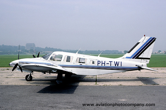 Piper PA-34-220T Seneca III PH-TWI at Shoreham (1987)