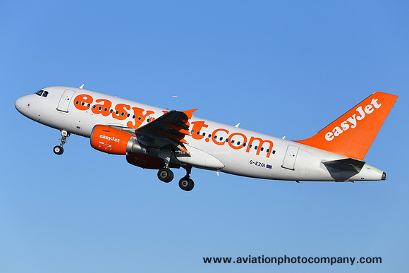 easyJet Airbus A319-100 G-EZGI at Manchester (2014)