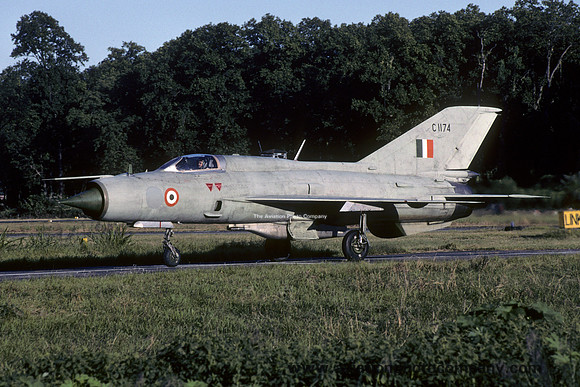 Indian Air Force OFTU Mikoyan MiG-21FL C1174 (2002)
