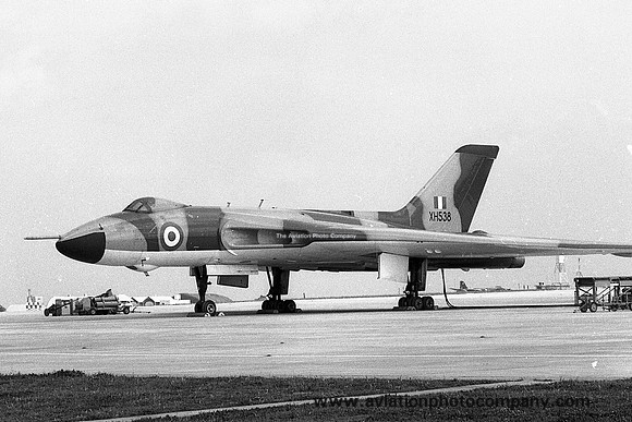 RAF Avro Vulcan B.2 XH538 at RAF Luqa (1970)