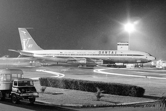Qantas Boeing 707-300C VH-EBN at Paya Lebar (1966)