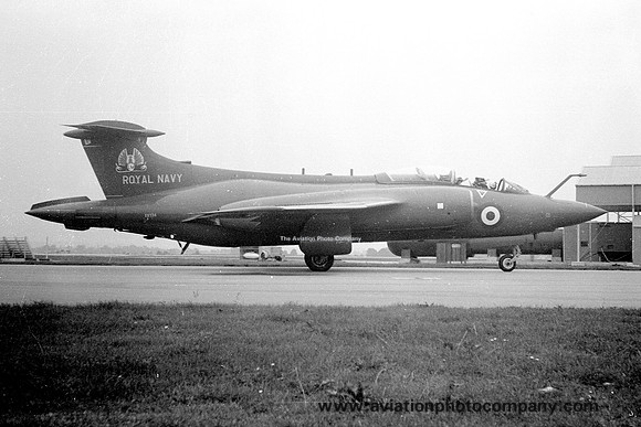 Royal Navy 809 Squadron Blackburn Buccaneer S.2 XV334/LM (1968)