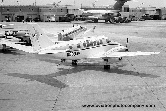 Mackey International Air Taxi Beech 99 N899JM (1969)