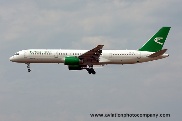 Turkmenistan Boeing 757-200 EZ-A014 at Frankfurt IAP (2013)