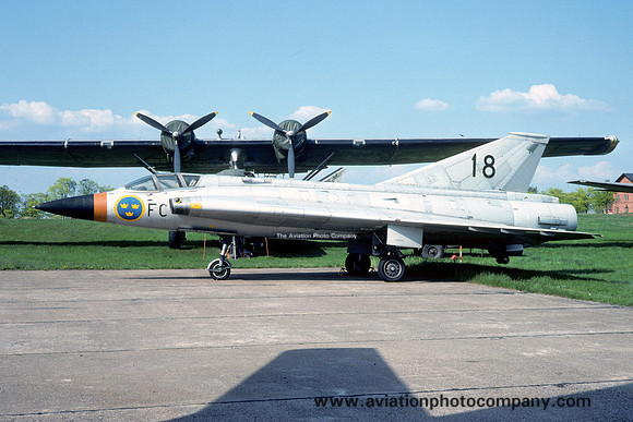 Swedish Air Force SAAB Draken J-35A 35018/18 (1976)