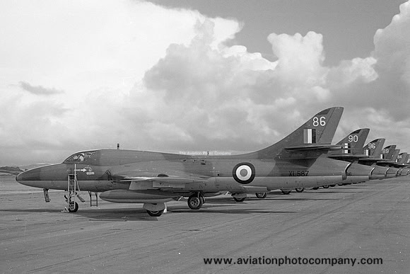 RAF 229 OCU Hawker Hunter T.7 XL587/86 (1971)