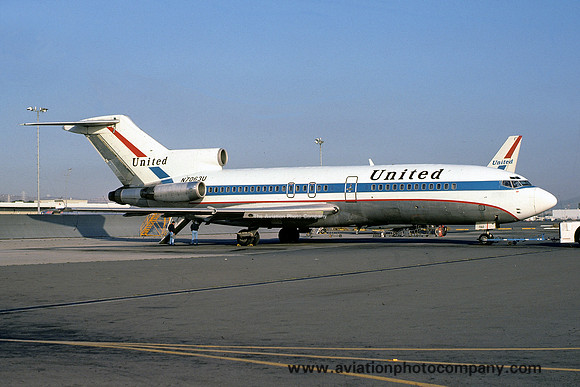 United Boeing 727-22 N7063U