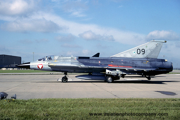Austrian Air Force SAAB Draken J-35oE 09 at RAF Waddington (2002)
