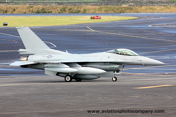 Omani Air Force GD F-16C on delivery through Lajes (2014)