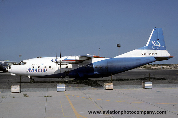 Aviacor Antonov An-12 RA-11117 (1995)