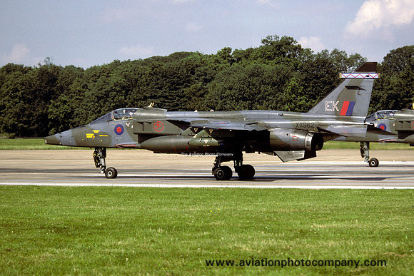 RAF 6 Squadron Sepecat Jaguar GR.1 XX962/EK at RAF Coltishall (1987)