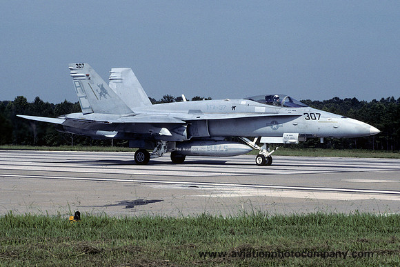 US Navy VFA-37 McDonnell Douglas F/A-18C Hornet 165172/AC-307 (1999)