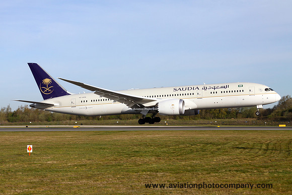 Saudia Boeing 787-9 HZ-ARA at Manchester IAP (2016)