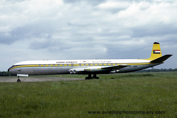 Sudan Airways De Havilland DH.106 Comet 4C ST-AAW at Lasham (1975)