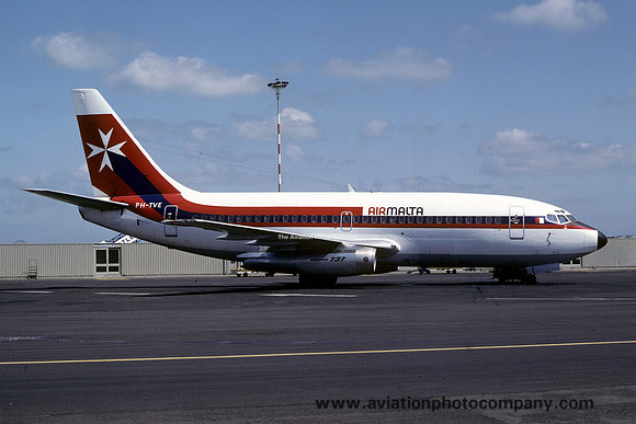 Air Malta Boeing 737-200 PH-TVE (1982)