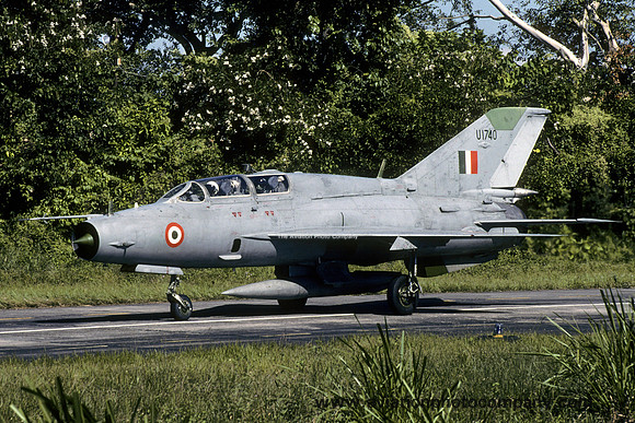 Indian Air Force OFTU Mikoyan MiG-21U U1740 (2002)