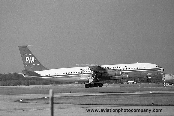 Pakistan International Airlines Boeing 707-340C AP-AUN (1969)