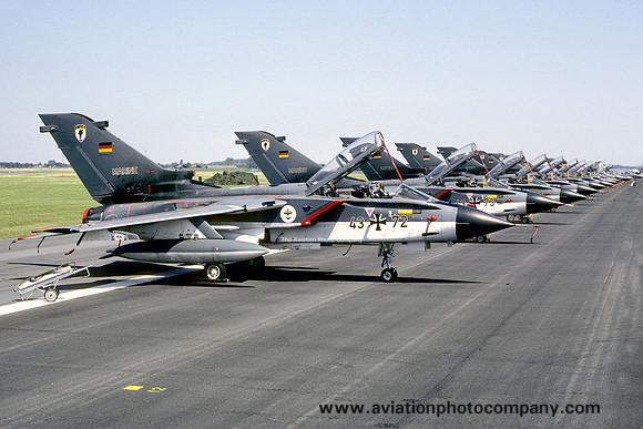 West German Navy MFG1 Panavia Tornado 43+72 (1985)