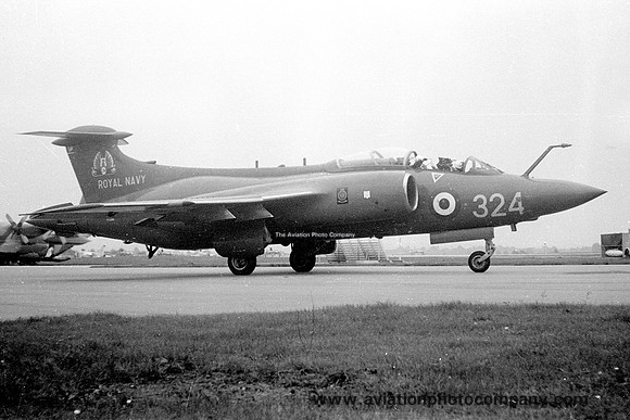 Royal Navy 809 Squadron Blackburn Buccaneer S.2 XT281/LM324 (1968)