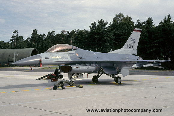 USAF 86 WG 512 FS General Dynamics F-16C Fighting Falcon 86-0209/RS (1992)