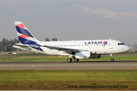 LATAM Airbus A319-100 CC-COY (2016)