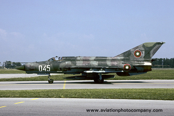 Bulgarian Air Force 3 IAB Mikoyan MiG-21bis 45 (2005)