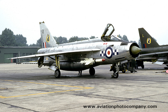 RAF 19 Squadron English Electric Lightning F.2A XN784/R (1973)