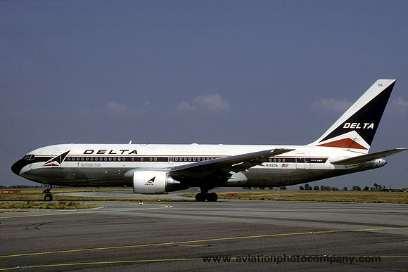 Delta Airlines Boeing 767-300 N115DA (1995)