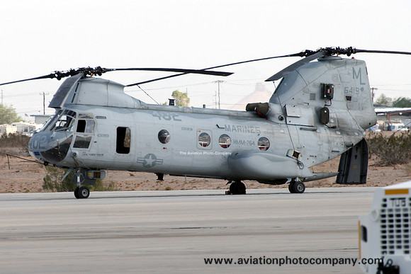 US Marines HMM-764 Vertol CH-46E Sea Knight 156419/ML-402 at MCAS Yuma (2011)