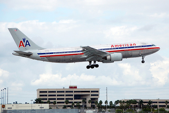 American Airlines Airbus A300B4 N14061 at Miami IAP (2008)