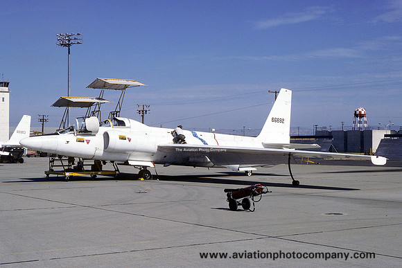 USAF 9 SRW Lockheed TU-2C 56-6692 (1979)