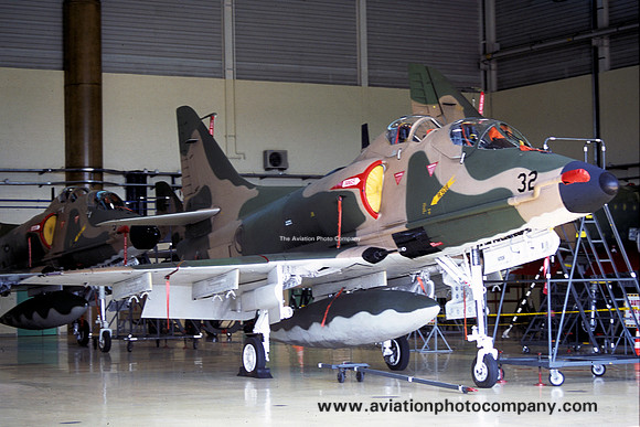 Singapore Air Force 150 Squadron Douglas TA-4SU Skyhawk 932 (2005)
