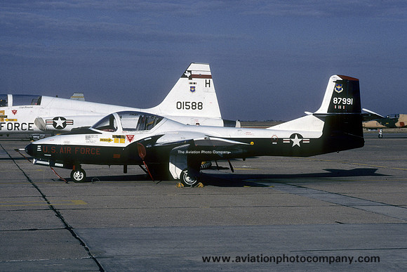 USAF 64 FTW 35 FTS Cessna T-37B Tweet 58-7991 (1988)