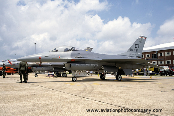 USAF 46 TW GD F-16A Fighting Falcon 80-0609/ET (2002)