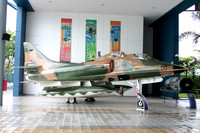 RNZAF Douglas TA-4SU Skyhawk 900 displayed at Seletar (2009)