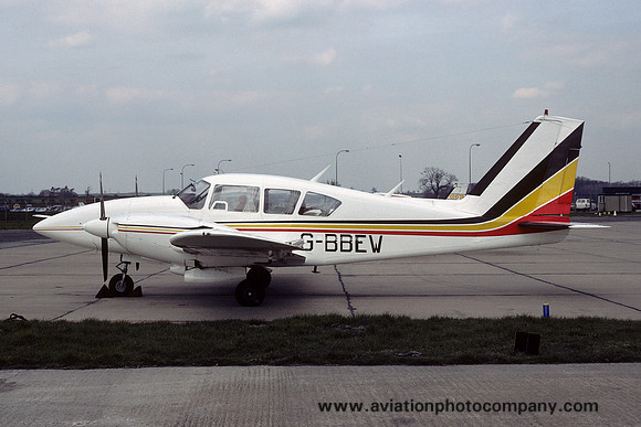 Piper PA-23-250 Aztec E G-BBEW (1984)