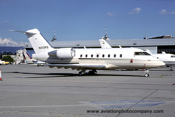 Bombardier Challenger CL-604 N433FS (2000)