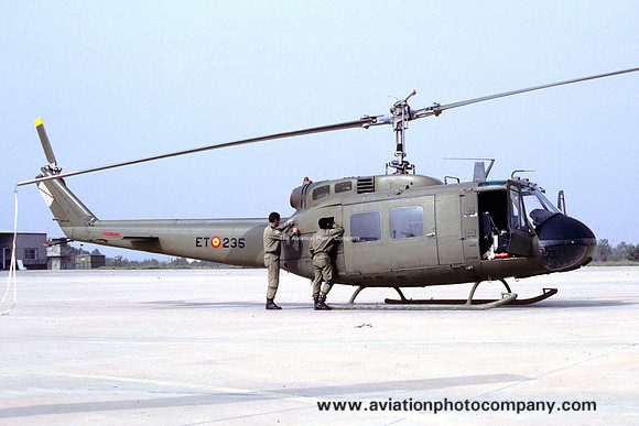 Spanish Army Bell UH-1H Iroquois HU.10B-65/ET-235 (1987)