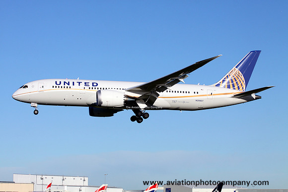 United Boeing 787-8 N29907 at London Heathrow (2013)
