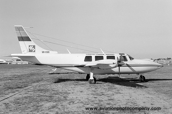 Country Courier Services Piper Aerostar 601 VH-CUO (1983)