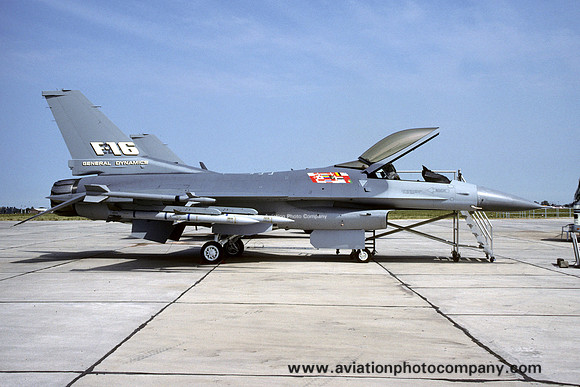 USAF General Dynamics F-16C Fighting Falcon 87-0227 (1992)