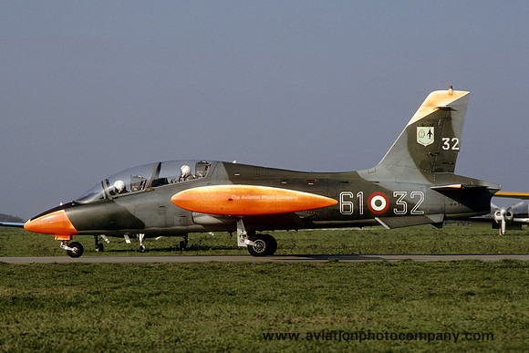 Italian Air Force 61 Stormo Aermacchi MB-339A MM54486/61-32 (1988)