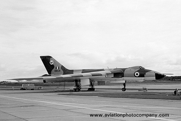 RAF 27 Squadron Avro Vulcan B.2 XM574 (1972)