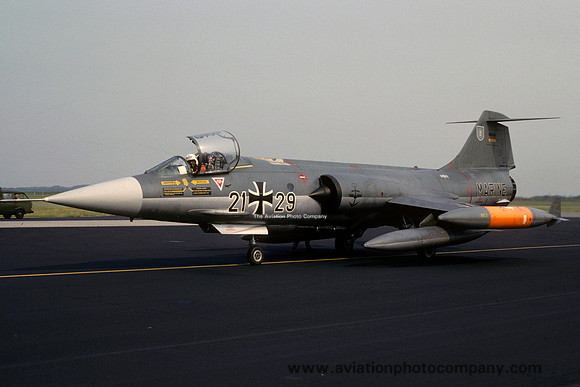 German Navy MFG2/LVR1 Lockheed F-104G Starfighter 21+29 (1986)