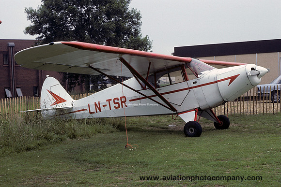 Piper PA-12 Super Cruiser LN-TSR (1985)