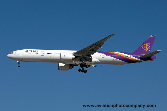 Thai Boeing 777-300ER HS-TKP at Los Angeles IAP (2013)