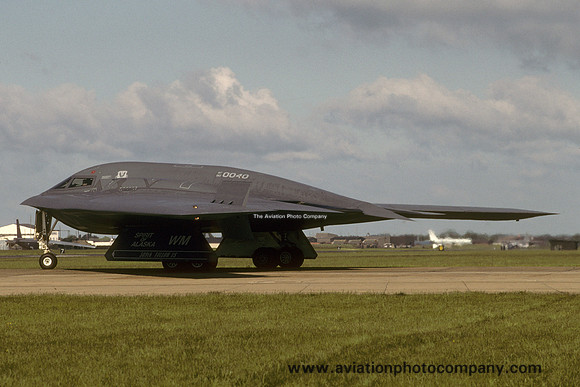 USAF 509 BW Northrop B-2A Spirit 90-0040/WM at RAF Mildenhall (2001)