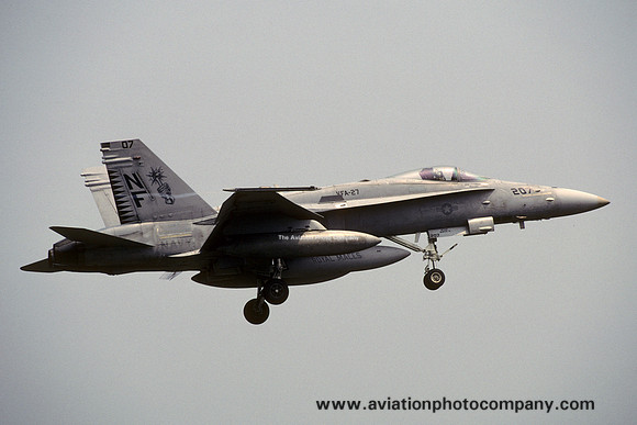 US Navy VFA-27 McDonnell Douglas F/A-18C Hornet 164016/NF-207 (2002)